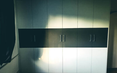 Schrank in Hamburg-Borgfelde mit einer Schräge